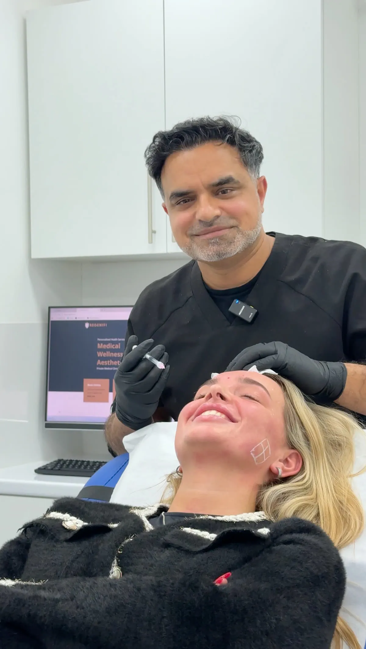 Dr Matee performing an injectable aesthetic treatment at Regenifi Clinic